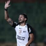 Futuro de Pedro Raul no Corinthians depende de reunião com Dorival