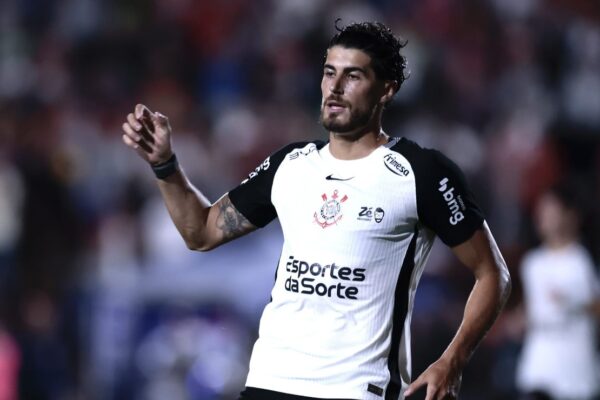 Corinthians é firme: só empresta Pedro Raul se clube pagar salário integral