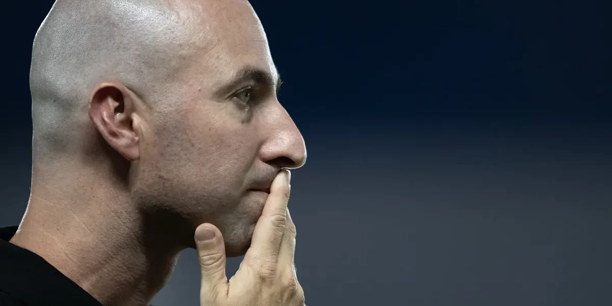 Desfalques forçam Botafogo a mudar time contra Athletico-PR