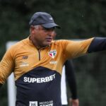 Roger Machado transforma o São Paulo com método baseado em diálogo