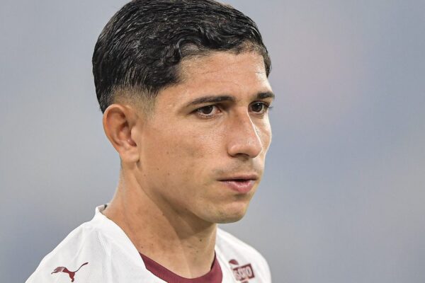Savarino fica no Fluminense e dispensa Seleção Venezuelana