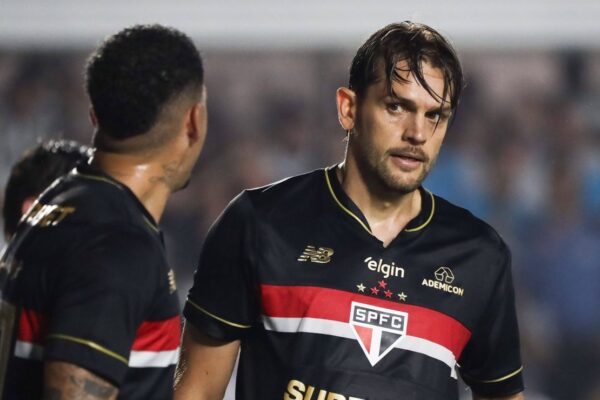 SPFC define saídas de Tolói e Luan com aval de Roger Machado