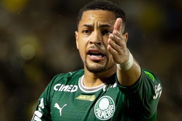 Ancelotti corta Vitor Roque da Seleção e dá justificativa