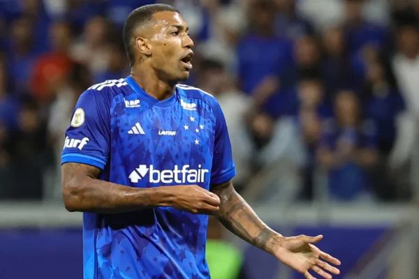 Walace terá última chance no Cruzeiro com Artur Jorge