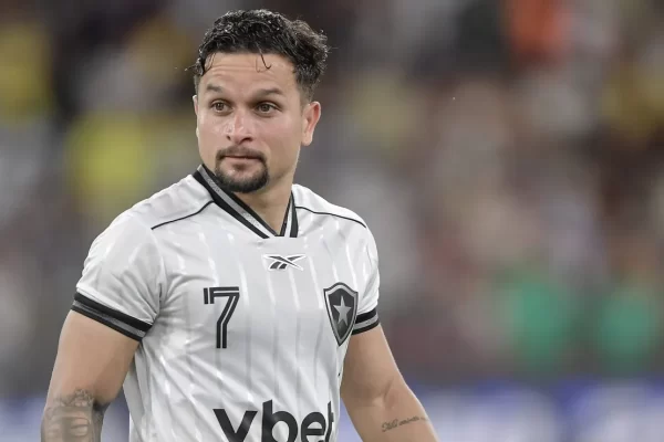 São Paulo Negocia Artur com Botafogo em Busca de Reforço Ofensivo