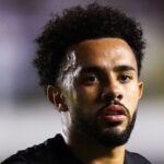 Claudinho deixa o Catar: Santos pode ganhar reforço inesperado?