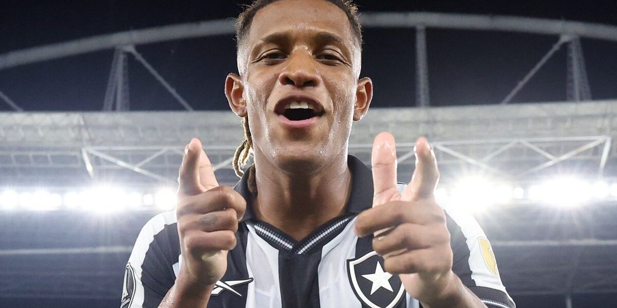 Palmeiras mira Danilo, mas Botafogo pede R$ 152 milhões pelo volante