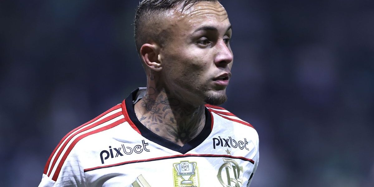 Cruzeiro mira Everton Cebolinha; pré-contrato é opção