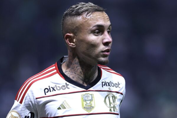 Cruzeiro mira Everton Cebolinha; pré-contrato é opção