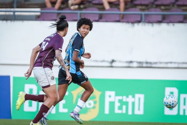 Grêmio empata sem gols e soma primeiro ponto no Brasileirão Feminino