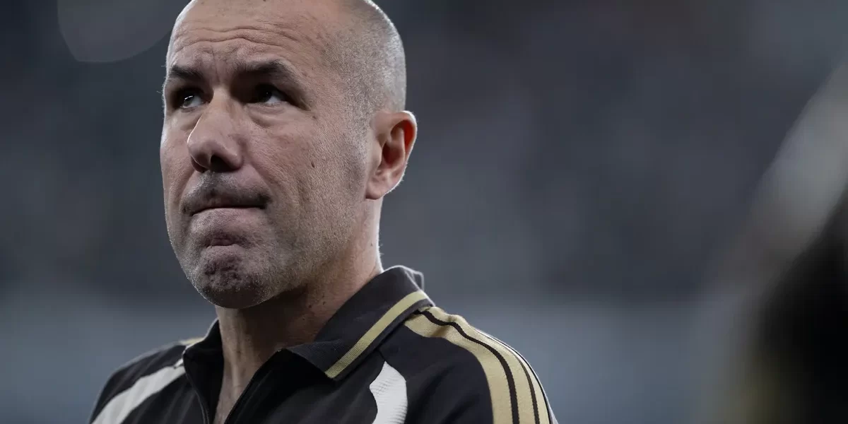 Flamengo perde Alex Sandro nos treinos; veja impacto na Data FIFA