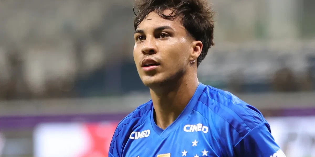 Romário surpreende e escolhe Kaio Jorge à frente de Vitor Roque