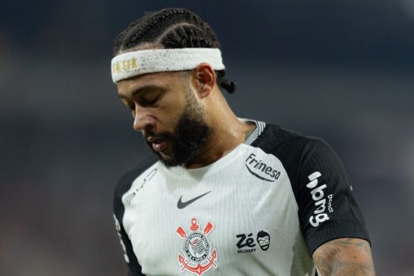 Memphis Depay vive maior jejum de gols pelo Corinthians