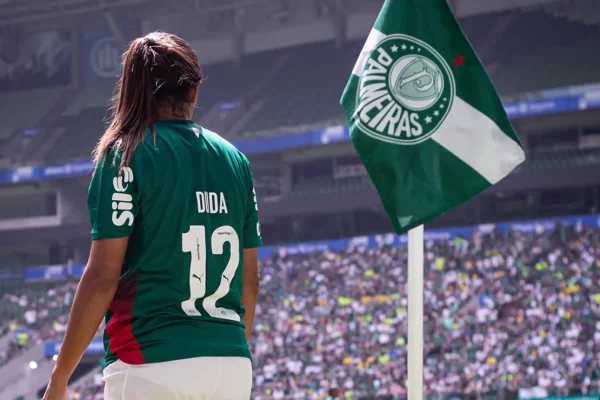 Palmeiras e Flamengo empatam em jogo eletrizante do Brasileirão Feminino