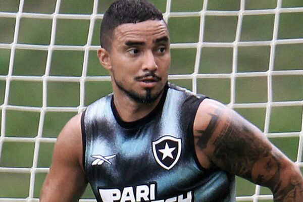 Rafael detona Marlon Freitas após derrota do Botafogo: ‘Inacreditável’