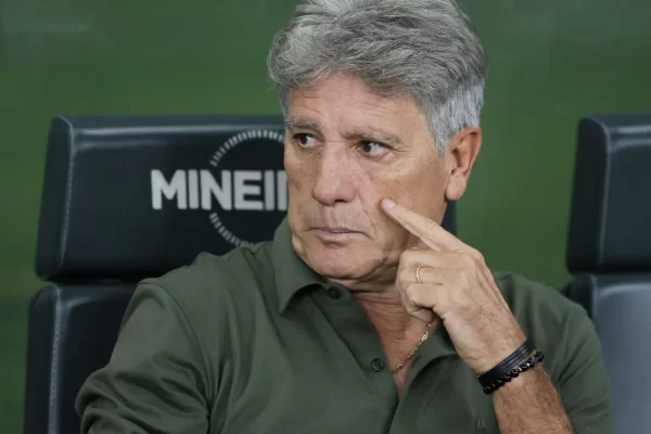 Renato Gaúcho mira título do Brasileirão e pede reforços ao Vasco