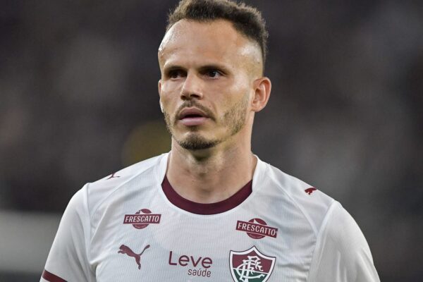 Renê critica postura do Fluminense após virada do Vasco