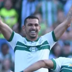 Expulsão vira jogo: Gabriel Mec coloca Grêmio na frente contra o Coritiba