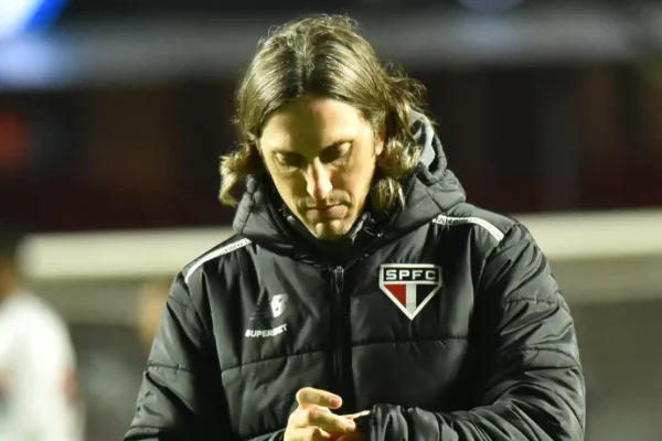 Dívida do São Paulo com Zubeldía e Crespo já passa dos R$ 12 milhões