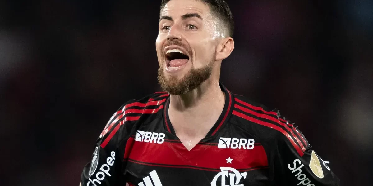 Jorginho volta aos treinos e Flamengo prepara retorno após lesão de Paquetá