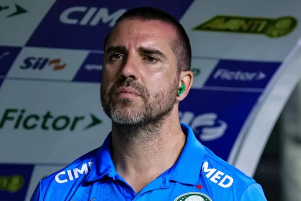 Marlon Freitas brilha e garante vitória do Palmeiras