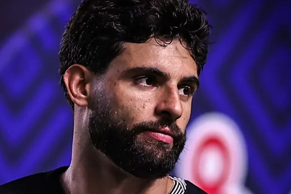 Yuri Alberto pede apoio da torcida em clássico contra o Palmeiras