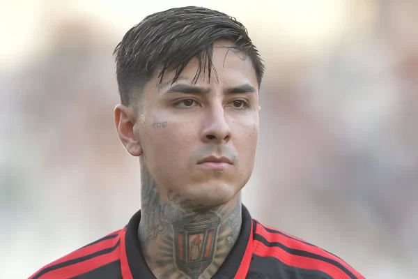 Pulgar expulso por agressão e vira vilão da vexatória do Flamengo