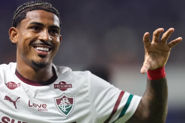 Fluminense busca empate no fim após gol anulado e reação do Coritiba