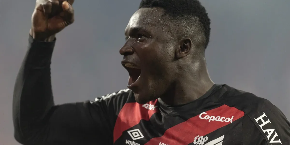 Flamengo de olho em Viveros, mas Odair freia: atacante fica no Athletico