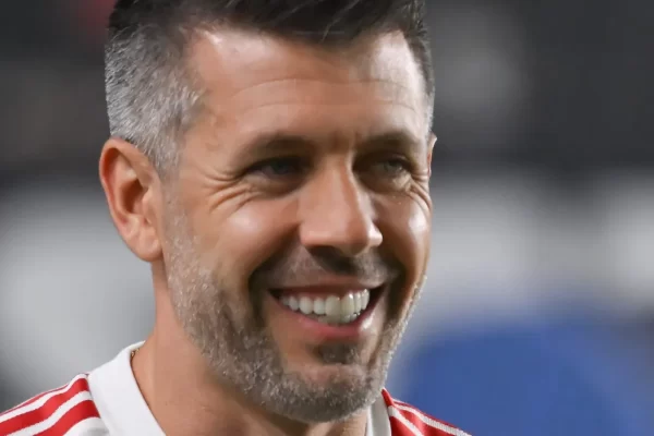 Pezzolano pode repetir fórmula vencedora contra o Corinthians