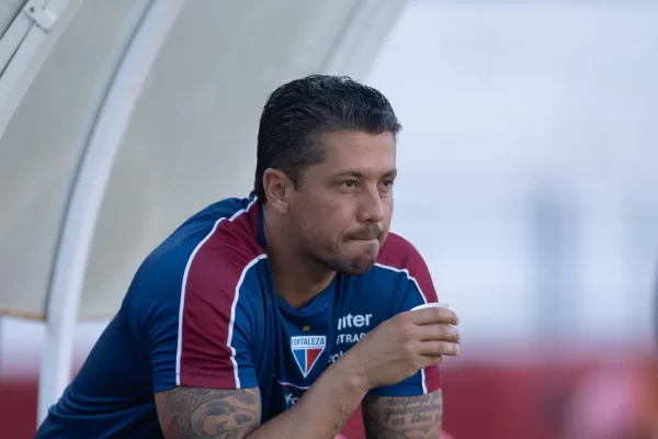 Treinadores brigam na área técnica e chocam a Série B