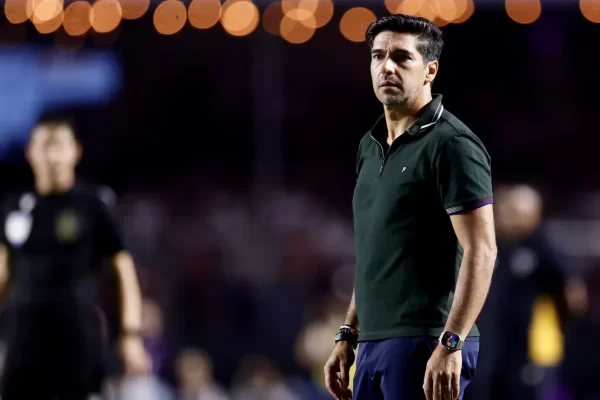 STJD troca Abel Ferreira por Abel Braga em documento oficial