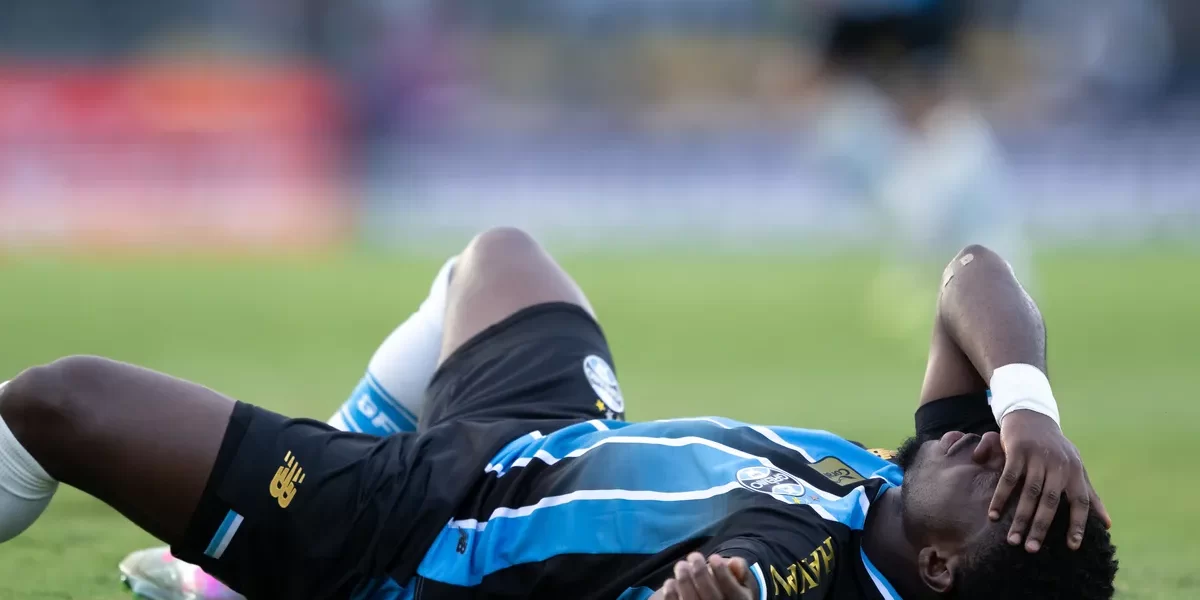 Polêmica no Gre-Nal: Grêmio revolta com critério da arbitragem