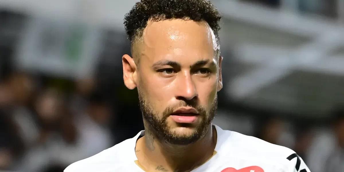 Neymar gera polêmica com fala sobre árbitro; jornalista detona