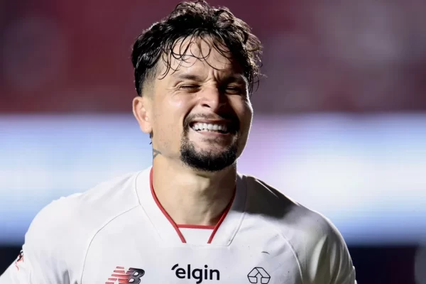 Artur assume culpa: ‘Pecamos na finalização’, diz após derrota