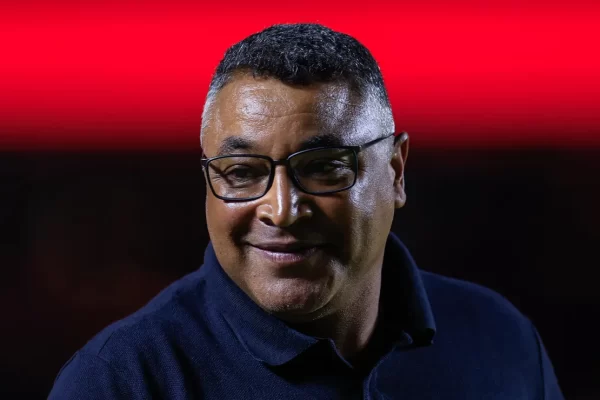 Roger Machado sofre com erros e expulsão infantil em derrota do São Paulo