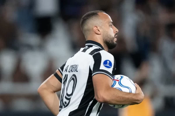 Botafogo empata com Caracas e revolta torcida na Sul-Americana