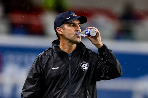 Léo Condé desvenda como Renato travou o jogo do Vasco contra o Remo