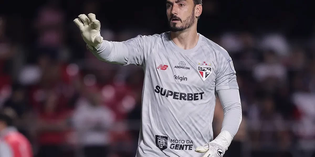 Rafael falha em pênalti e torcida do São Paulo explode nas redes