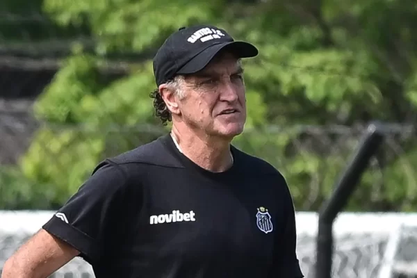 Cuca tem histórico positivo contra o Flu; Santos tenta quebrar tabu