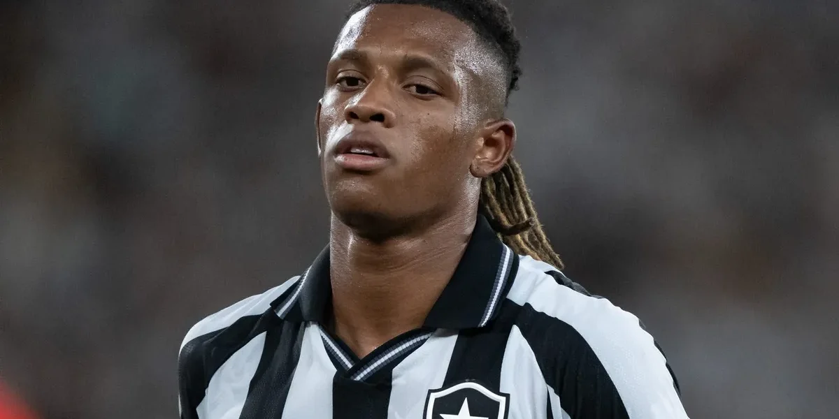 Botafogo endurece e fecha portas para venda de Danilo ao Palmeiras
