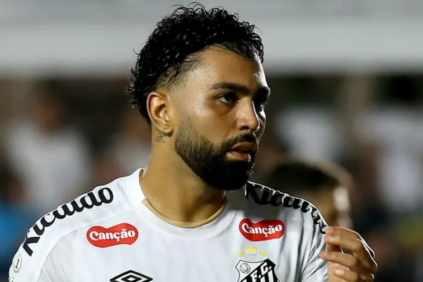 Gabigol quebra o silêncio: ‘Nunca me recusei a jogar no sintético do Allianz’