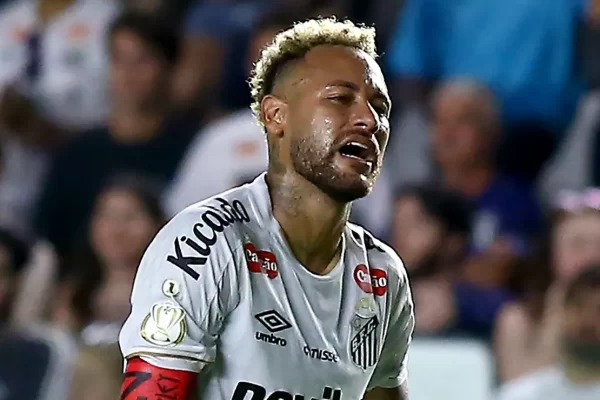 Neymar enfrenta virose e vira dúvida para duelo decisivo do Santos na Sul-Americana