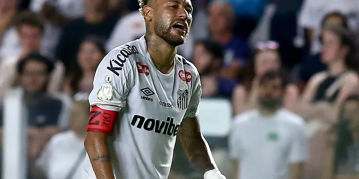 Neymar fora do álbum da Copa? Entenda a situação do craque no Santos