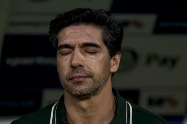 STJD decide hoje punição de Abel Ferreira; clima nos tribunais esquenta
