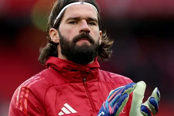 Lesão de Alisson ameaça marca histórica de Taffarel na Copa