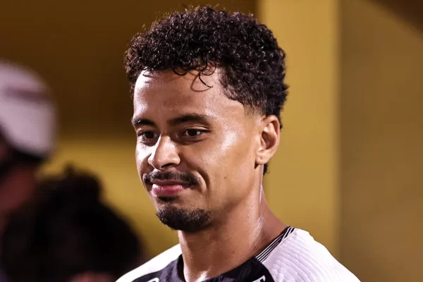 Expulsão de Allan revolta Corinthians e punição é debatida