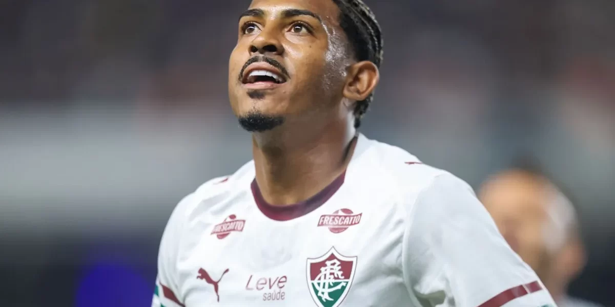 Flamengo vence clássico e John Kennedy explode no banco