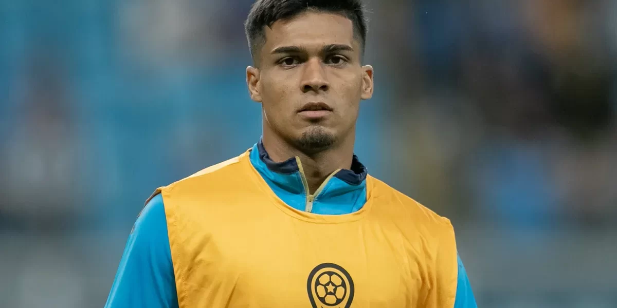 Grêmio espera venda de Arezo, mas Peñarol ainda hesita