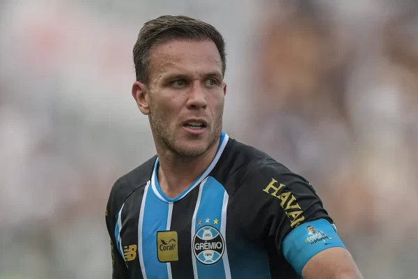 Arthur pode deixar o Grêmio e acertar com clube italiano